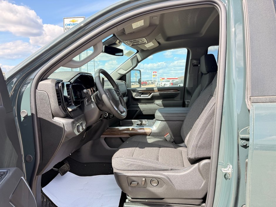 2026 Chevrolet Silverado 3500 HD LT SRW-10