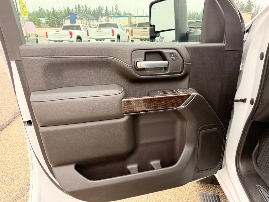2021 GMC 3500 SLE Crew CAB Pickup 4WD SLE-8