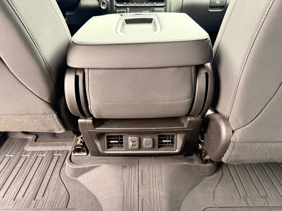2021 GMC 3500 SLE Crew CAB Pickup 4WD SLE-18