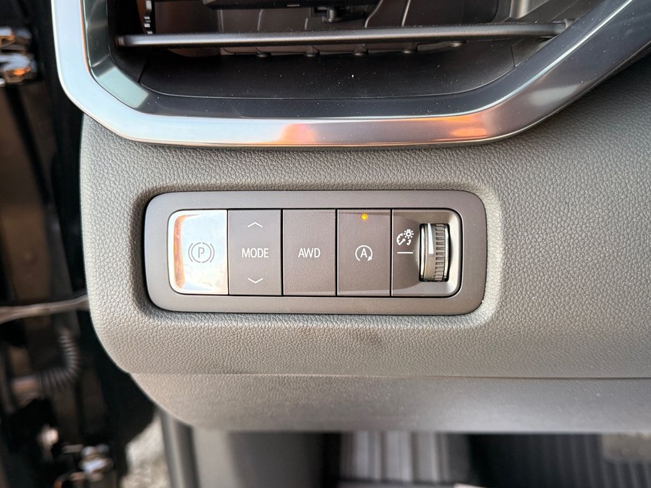 2026 GMC Acadia AT4-10