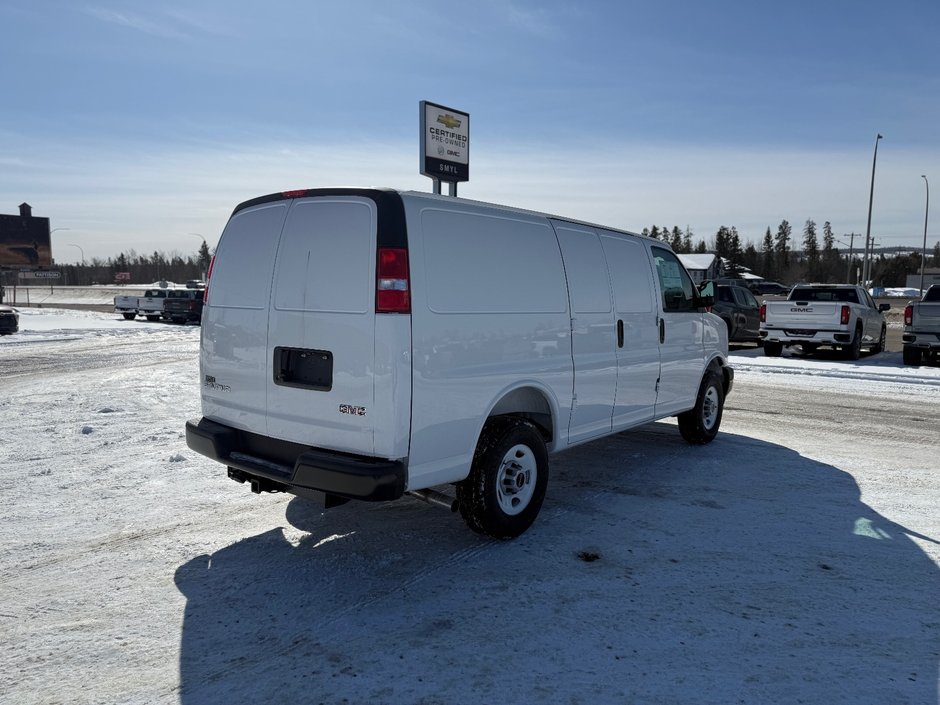 2025 GMC Savana Cargo 3500 WT 135-5