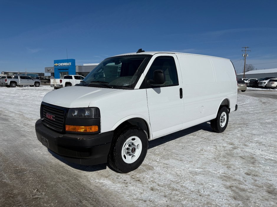 2025 GMC Savana Cargo 3500 WT 135-0
