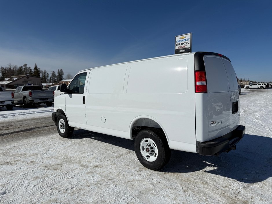 2025 GMC Savana Cargo 3500 WT 135-8