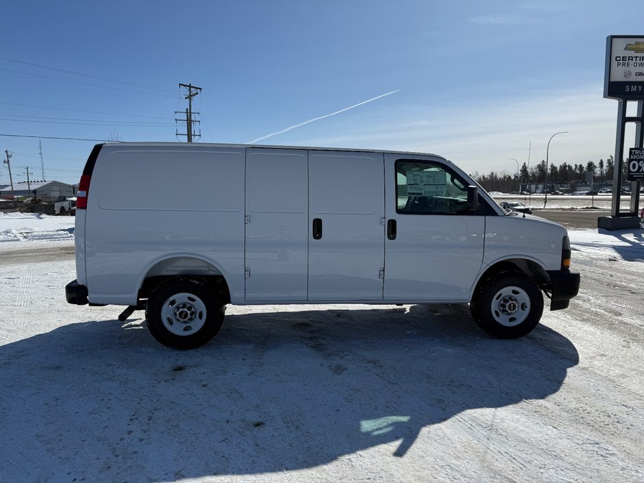2025 GMC Savana Cargo 3500 WT 135-3