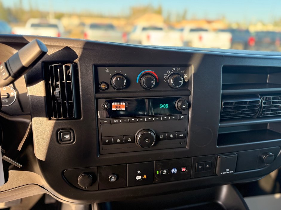 2025 GMC Savana Passenger 3500 LS 155''-16
