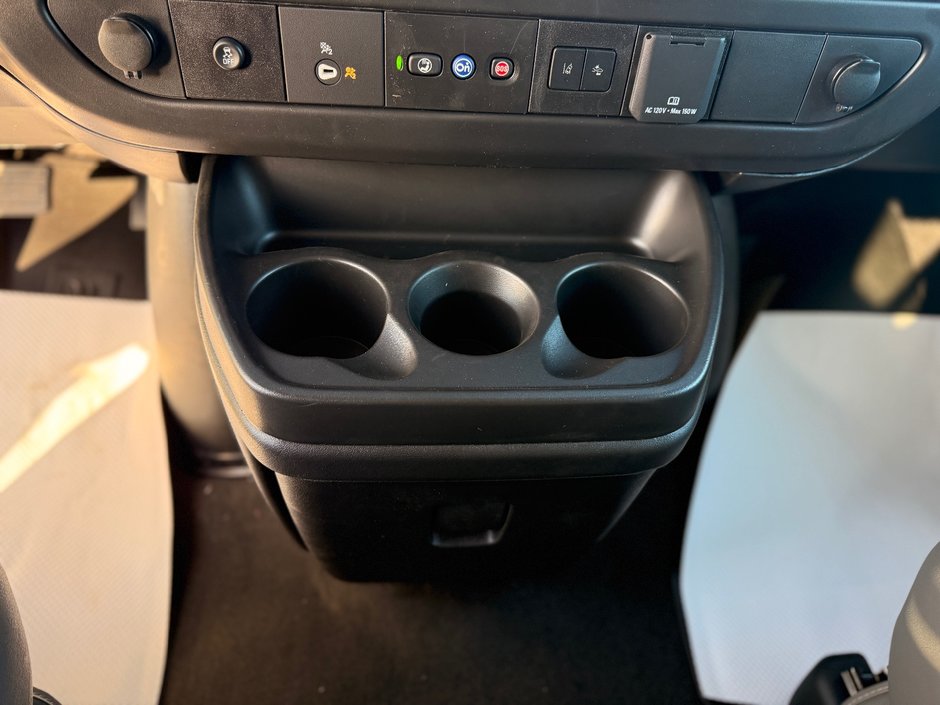 2025 GMC Savana Passenger 3500 LS 155''-17
