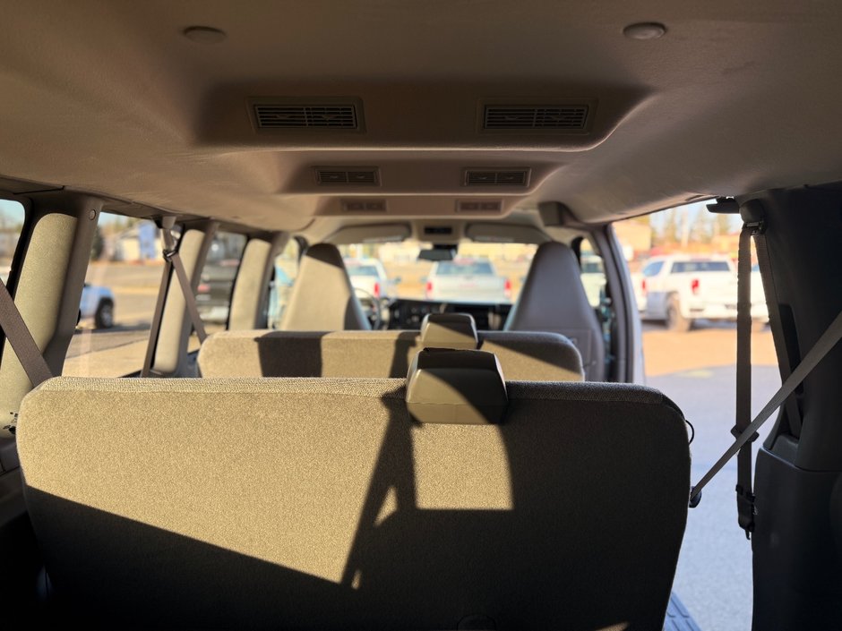 2025 GMC Savana Passenger 3500 LS 155''-15