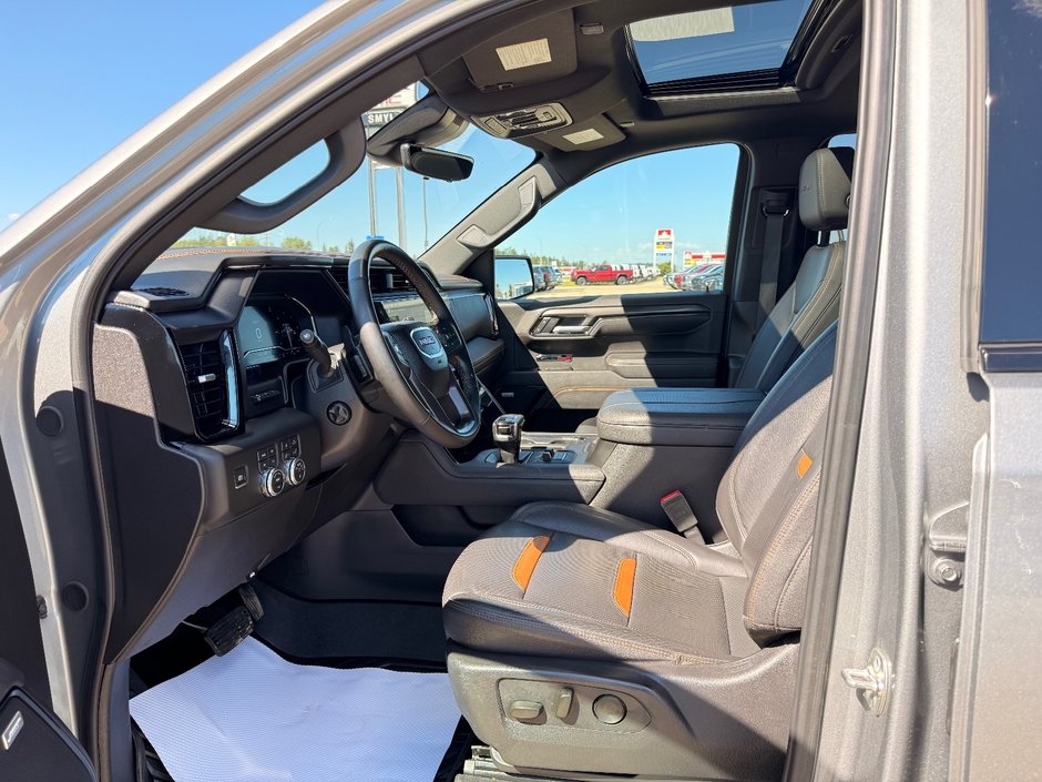 2025 GMC Sierra 1500 AT4 4WD Crew CAB Pickup AT4-10