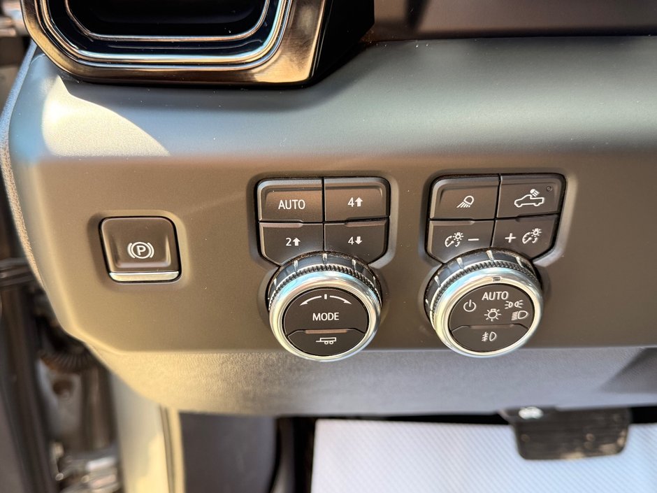 2025 GMC Sierra 1500 AT4 4WD Crew CAB Pickup AT4-9