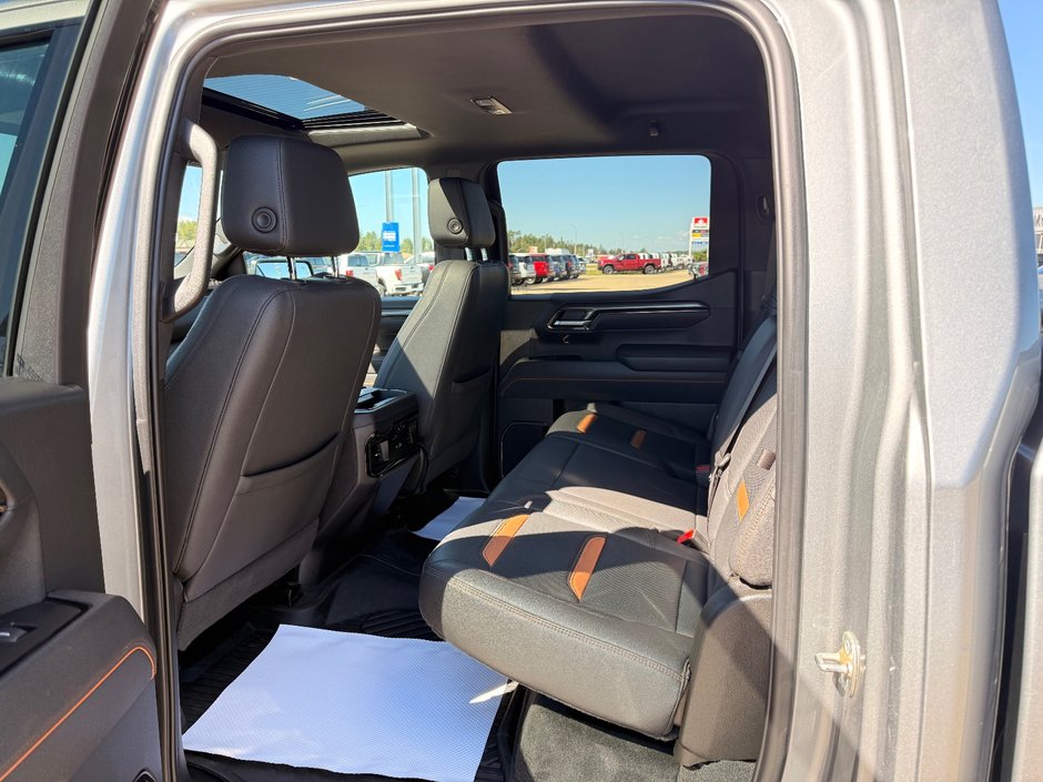2025 GMC Sierra 1500 AT4 4WD Crew CAB Pickup AT4-11
