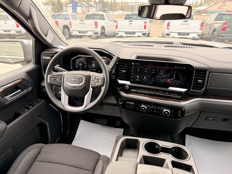 2026 GMC Sierra 1500 SLE-12