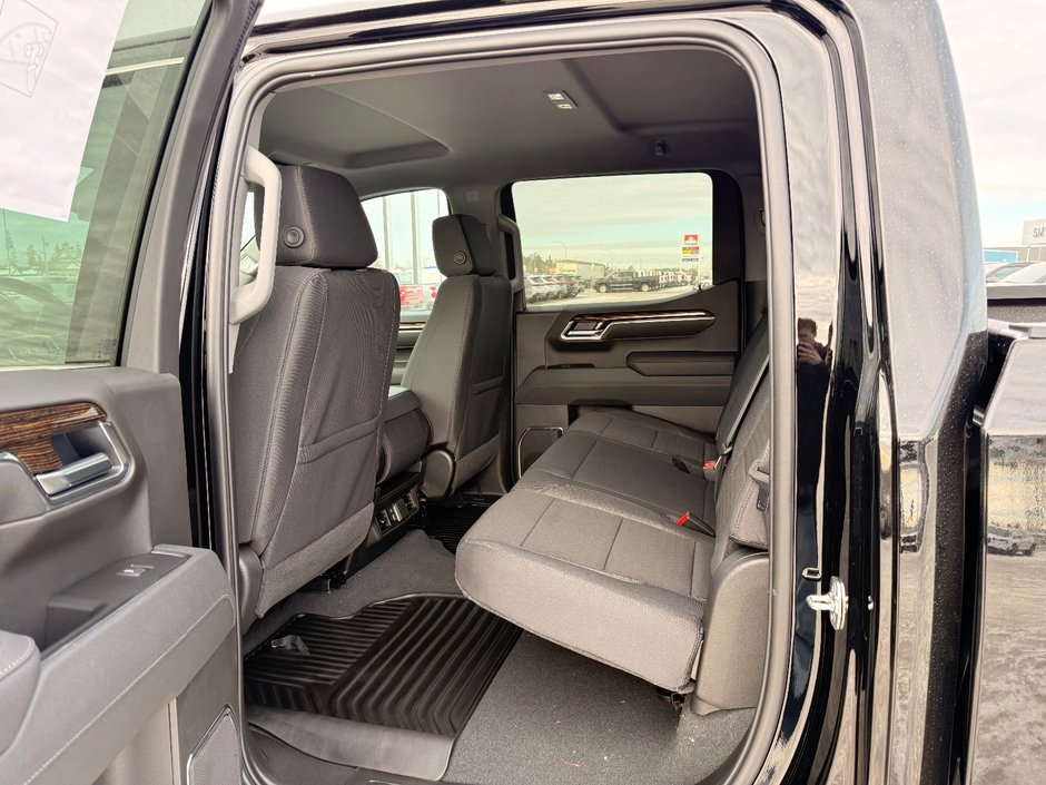 2026 GMC Sierra 1500 SLE-11