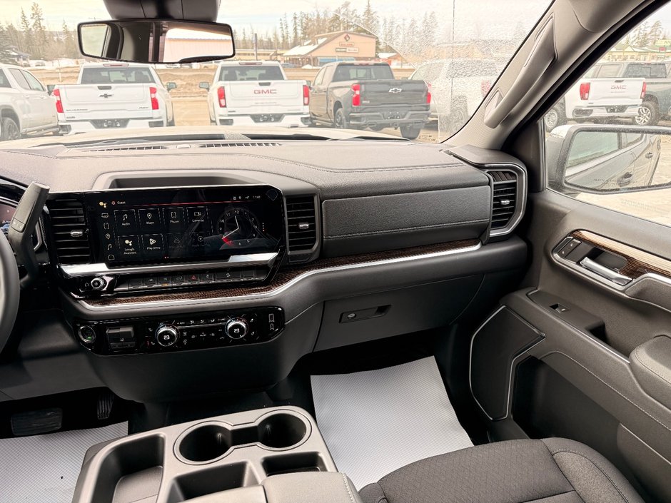 2026 GMC Sierra 1500 SLE-13