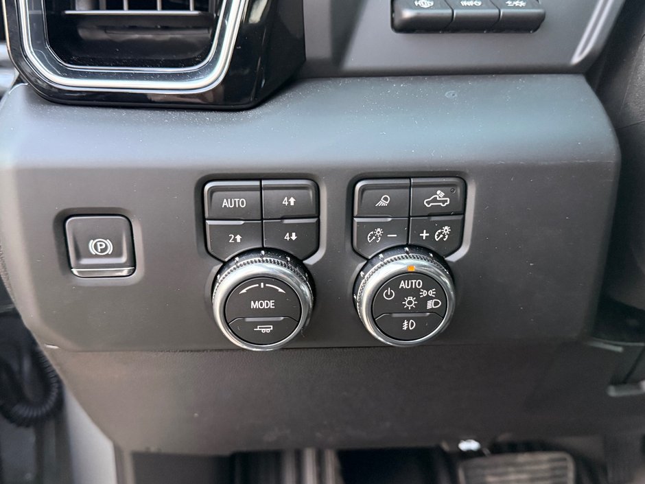 2026 GMC Sierra 3500 HD DENALI SRW-9