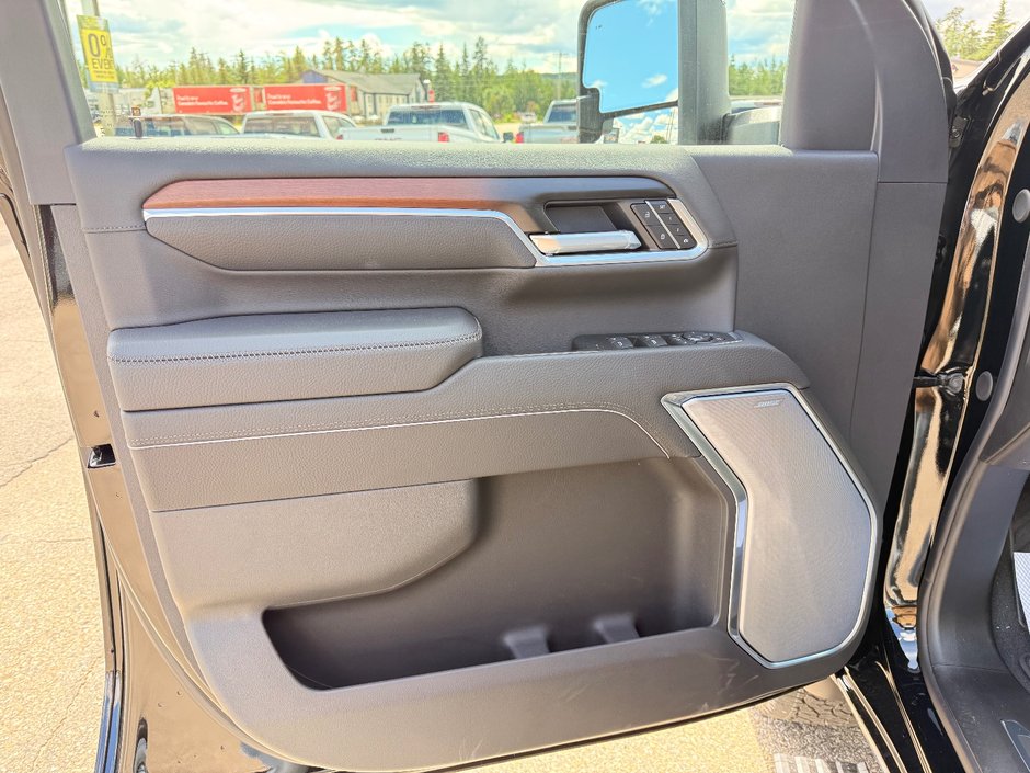 2026 GMC Sierra 3500 HD DENALI SRW-8