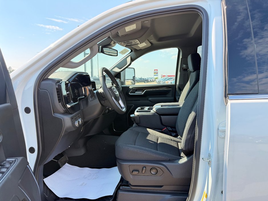 2026 GMC Sierra 3500 HD SLE SRW-10