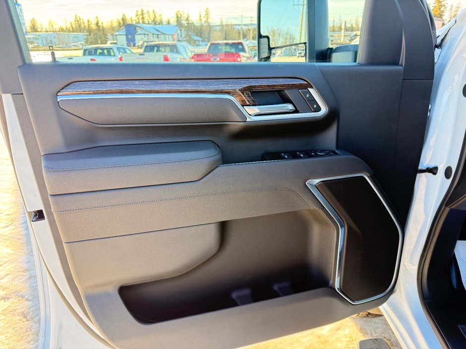 2026 GMC Sierra 3500CC SLE-8