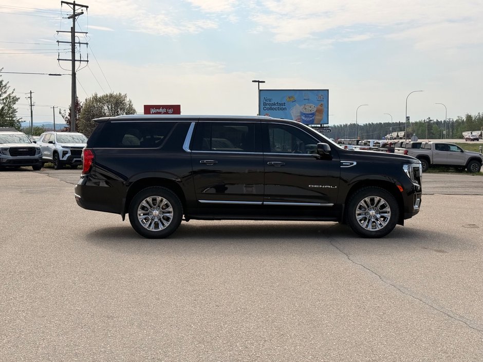2023 GMC Yukon XL 4WD Denali Denali-3