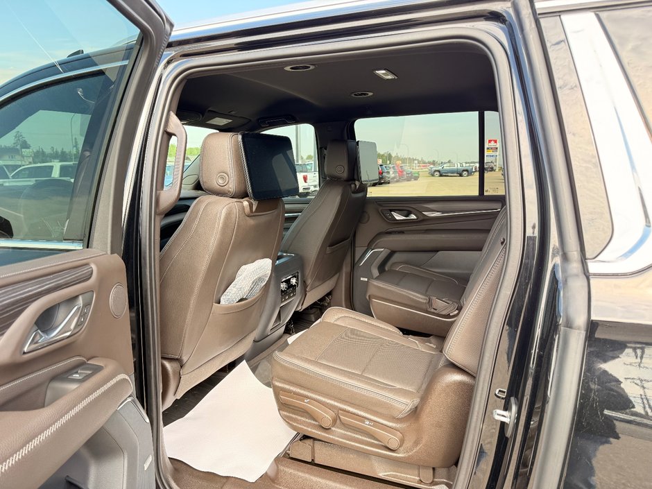 2023 GMC Yukon XL 4WD Denali Denali-12