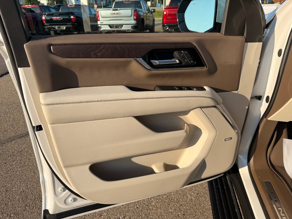 2025 GMC Yukon Denali-9