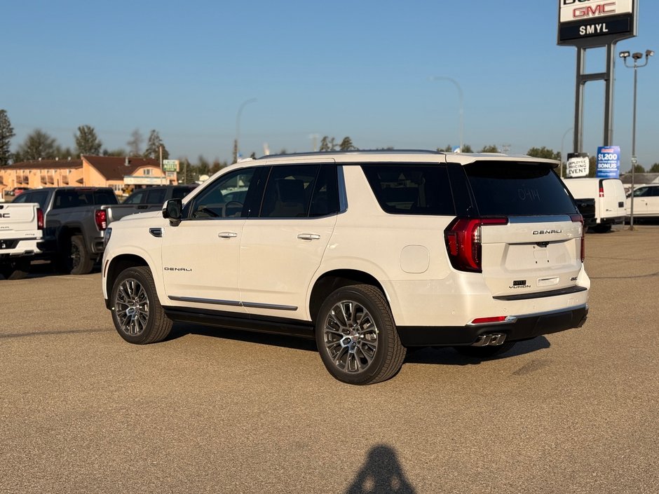 2025 GMC Yukon Denali-7