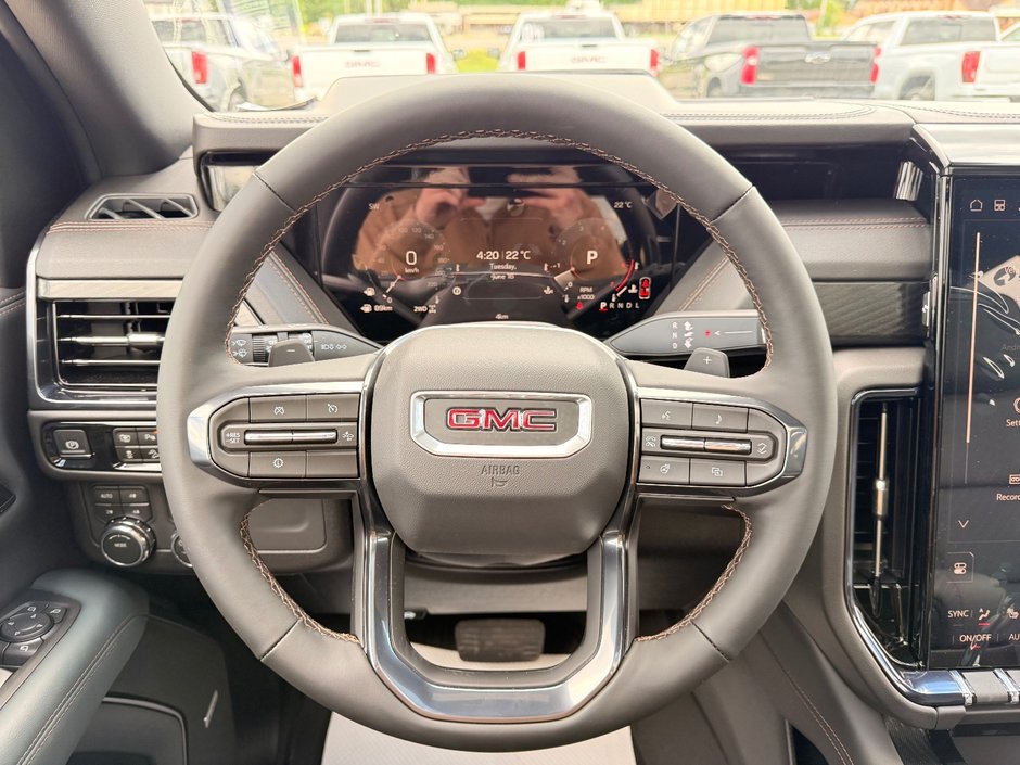 2026 GMC Yukon AT4-17