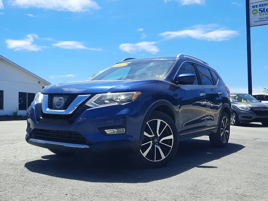 2017 Nissan Rogue SL Platinum in Hebbville, Nova Scotia
