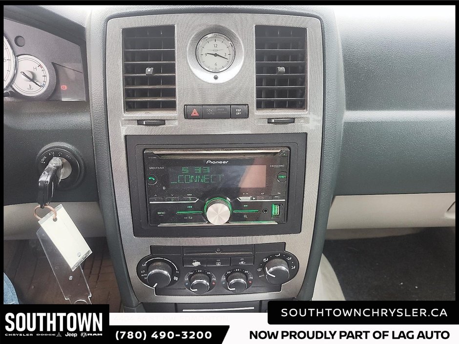 2005 Chrysler 300-14