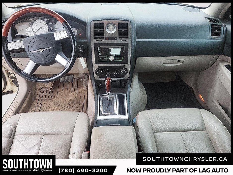 2005 Chrysler 300-7