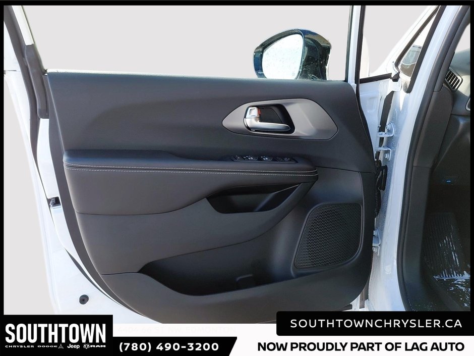 2026 Chrysler Grand Caravan SXT-10