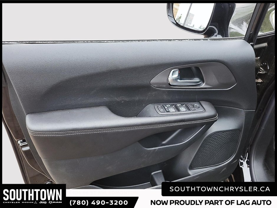 2026 Chrysler Grand Caravan SXT-10