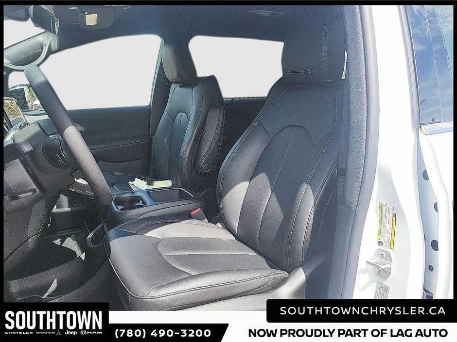 2026 Chrysler Grand Caravan SXT-8