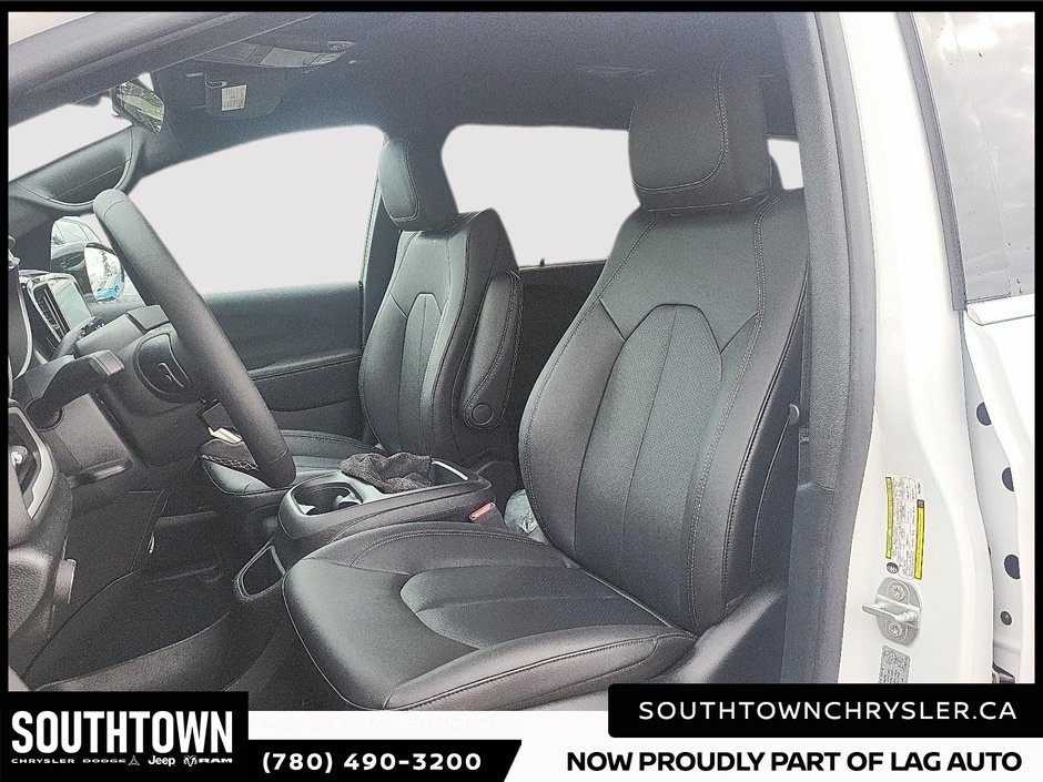 2026 Chrysler Grand Caravan SXT-8