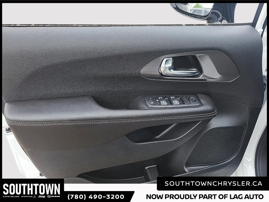 2026 Chrysler Grand Caravan SXT-10