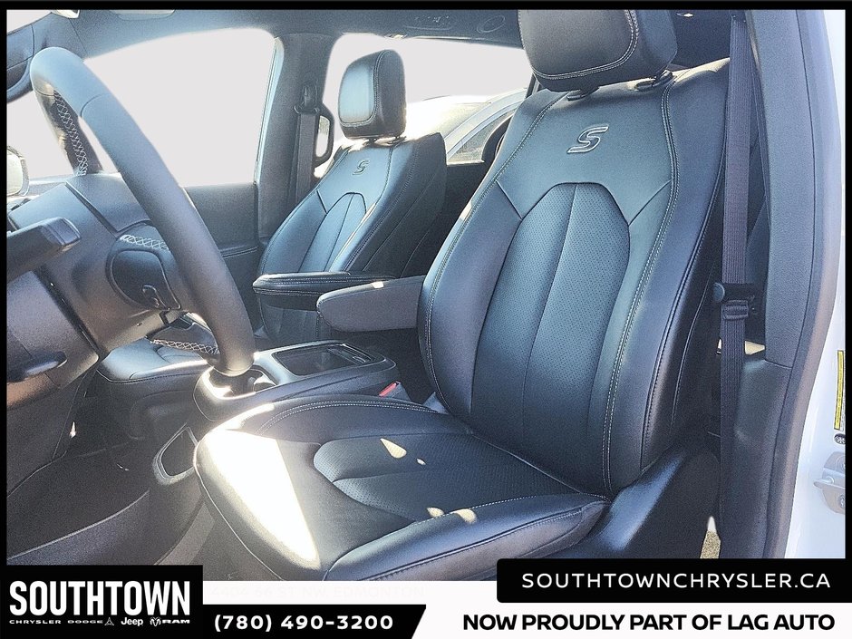 2024 Chrysler Pacifica Touring-L