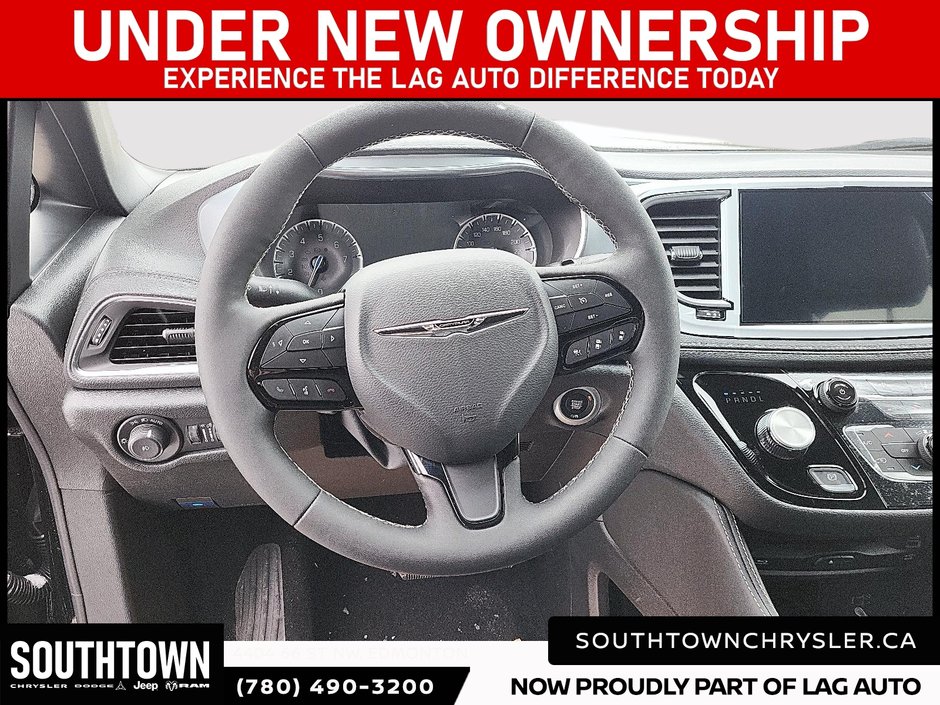 2026 Chrysler Pacifica LIMITED AWD-11