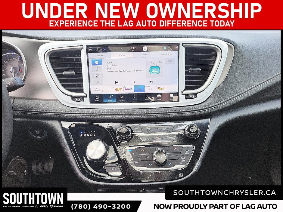 2027 Chrysler Pacifica SELECT AWD-17