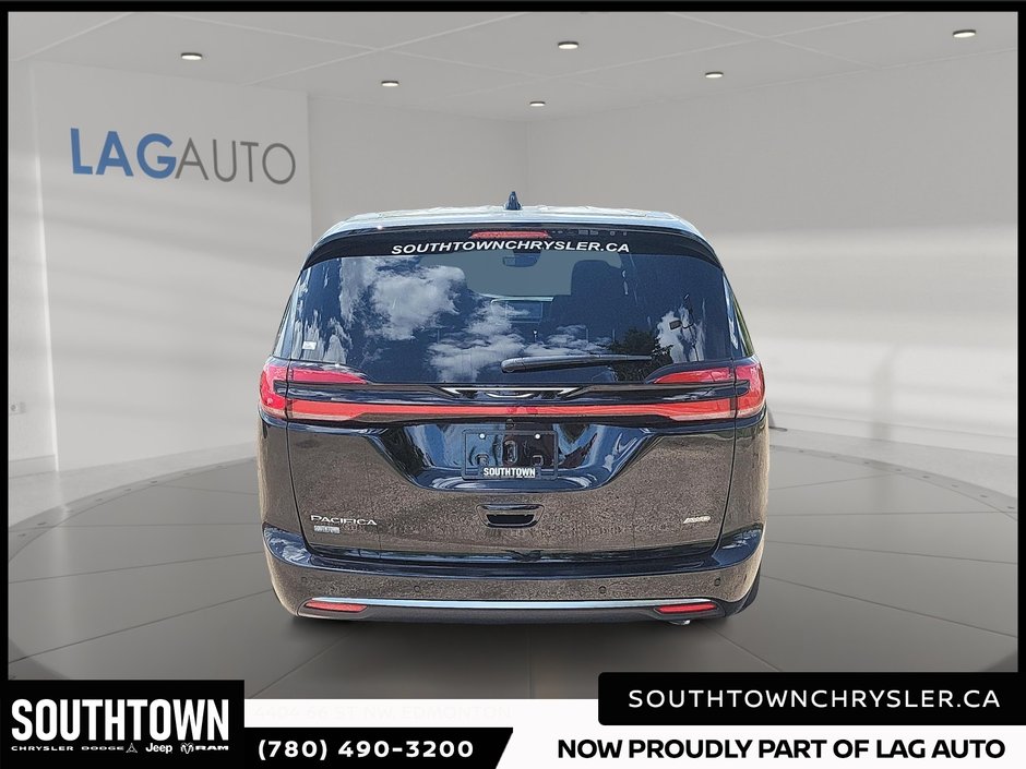 2027 Chrysler Pacifica SELECT AWD-2