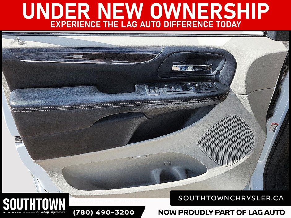 2014 Chrysler Town & Country Touring