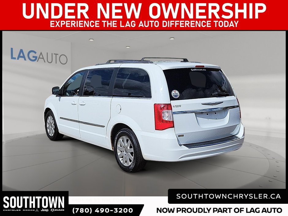 2014 Chrysler Town & Country Touring