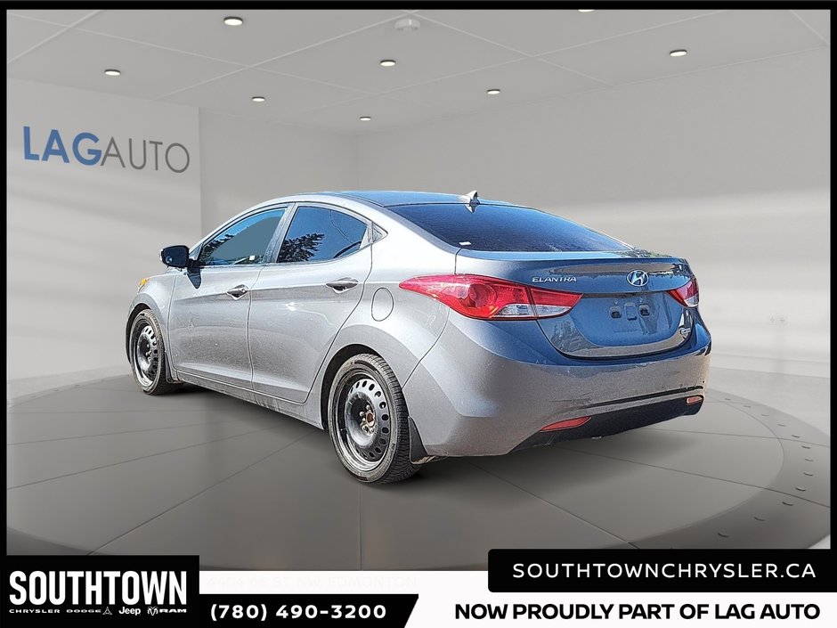 2013 Hyundai Elantra Limited w/Navi-3