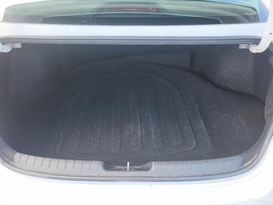 2024 Hyundai Elantra Preferred