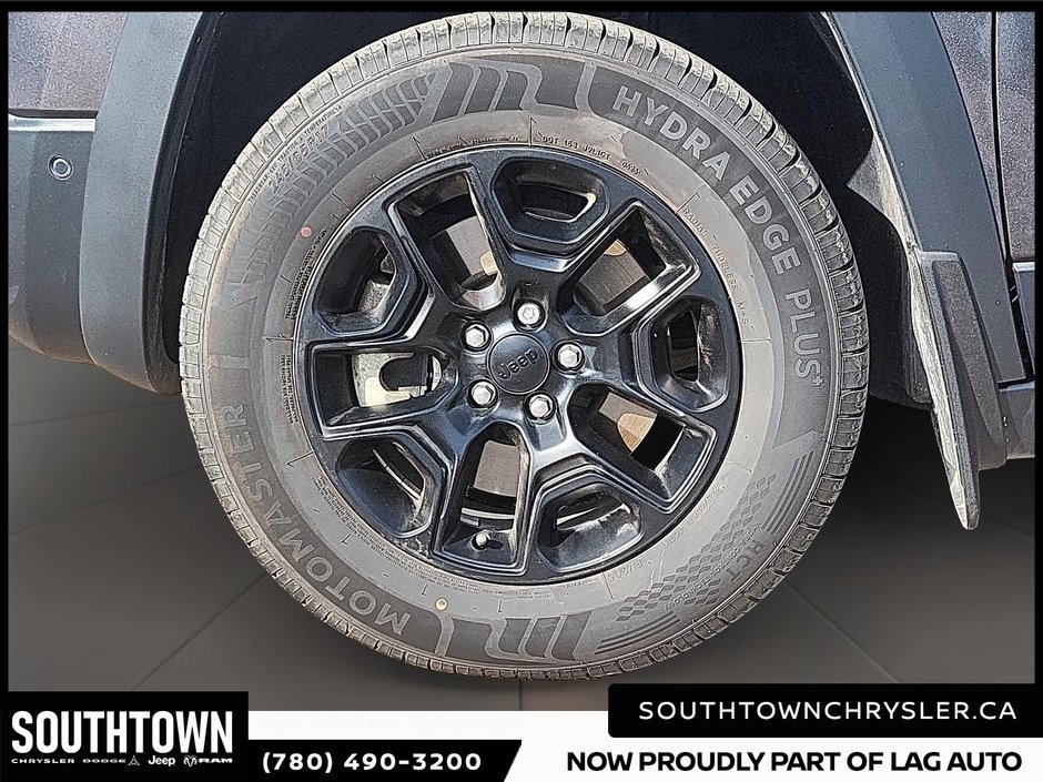 2023 Jeep Cherokee Trailhawk