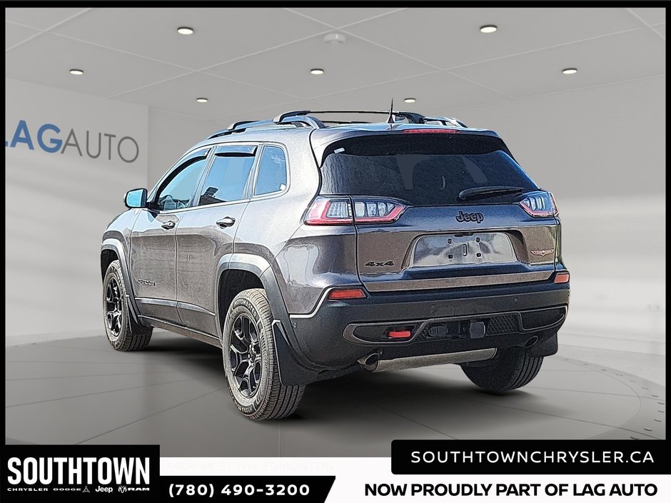 2023 Jeep Cherokee Trailhawk