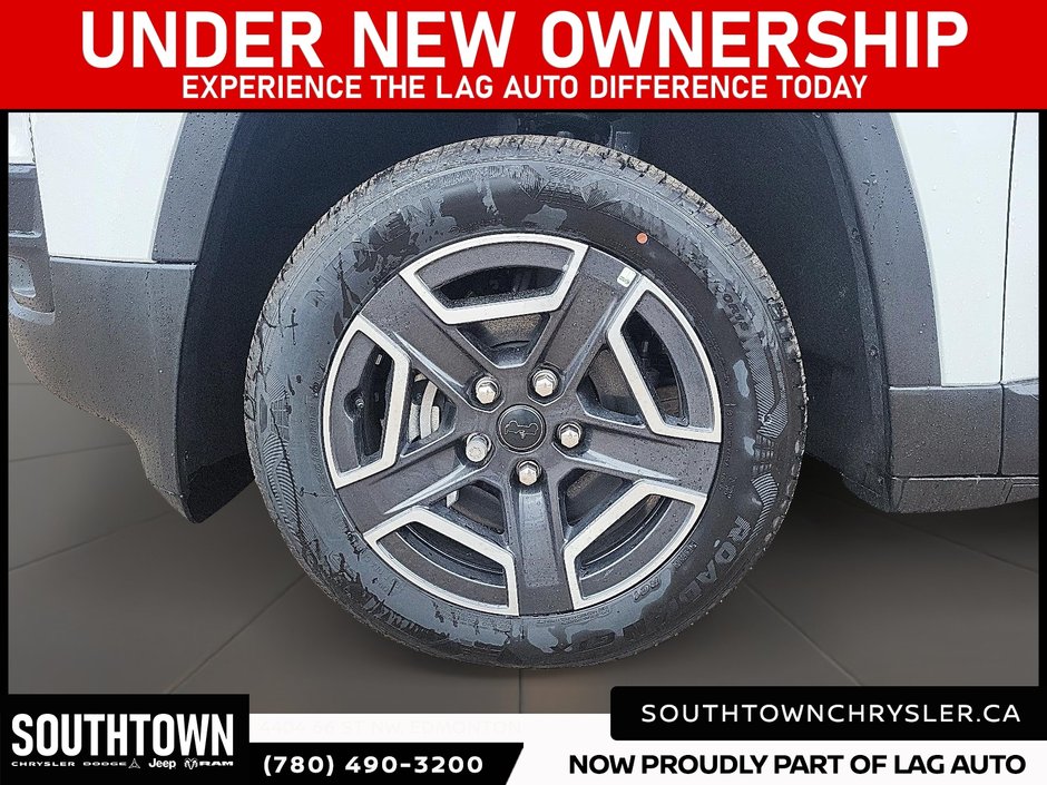 2026 Jeep Cherokee LAREDO