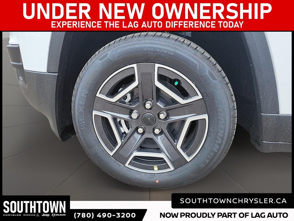2026 Jeep Cherokee LAREDO