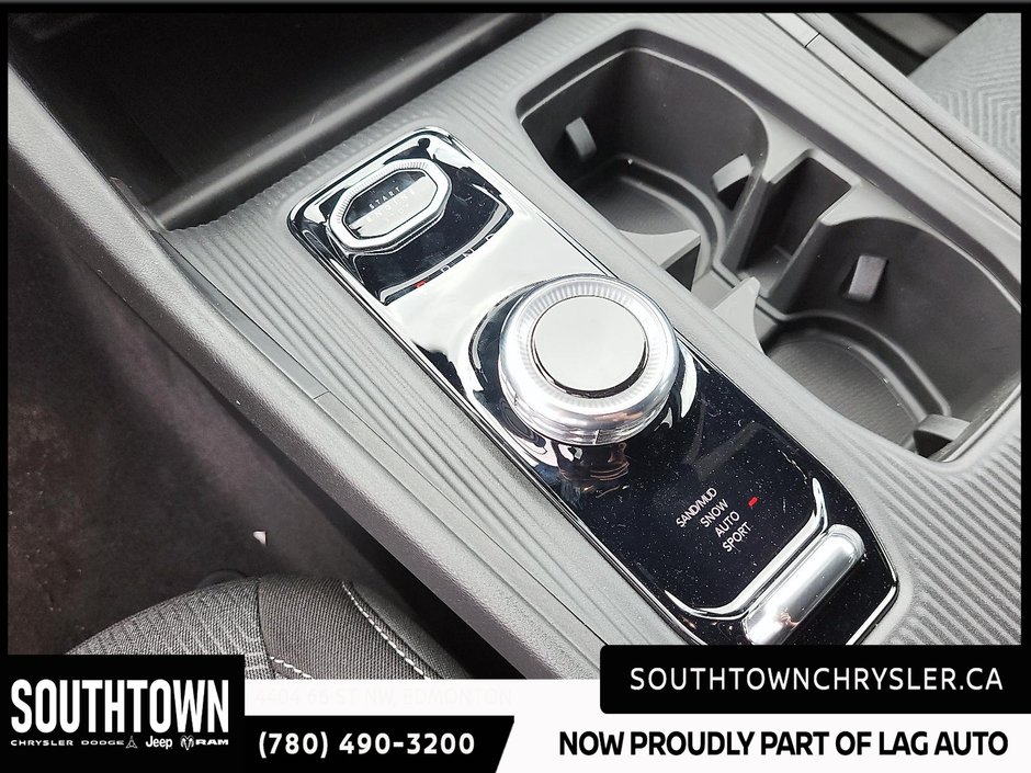 2026 Jeep Cherokee LAREDO-14