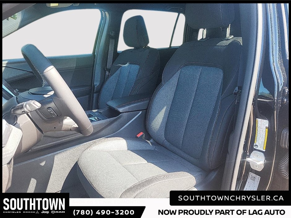 2026 Jeep Cherokee LAREDO-8