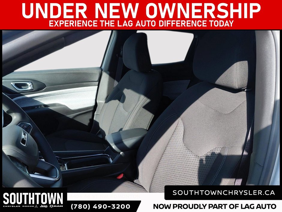 2025 Jeep Compass SPORT-8