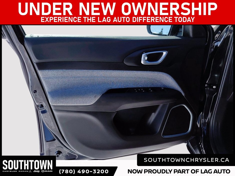 2025 Jeep Compass North-10
